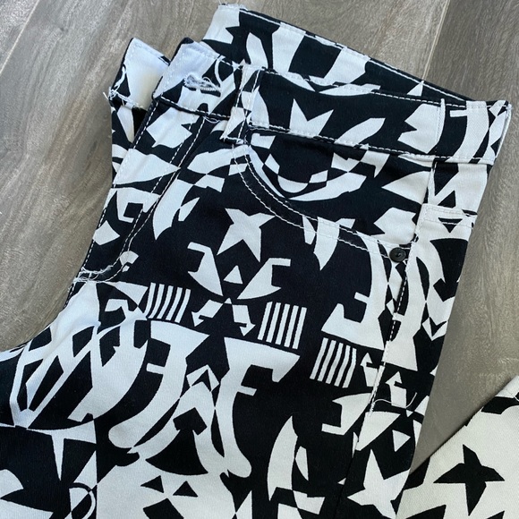 Women’s H&M printed jeans - Picture 6 of 11